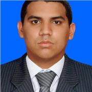 Docente Universitario impartiendo clases a estudiante de nivel de pregrado